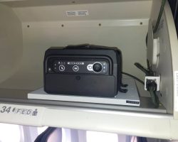 Box B737 aircraft power - 3